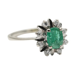 Bague Entourage en or blanc, émeraude et diamants