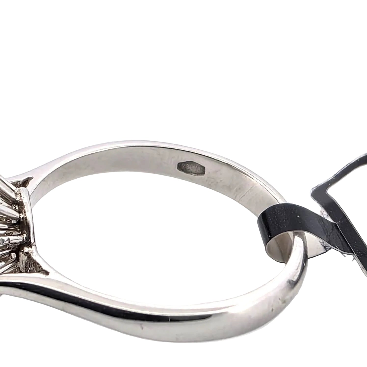 Bague Entourage en or blanc et diamants