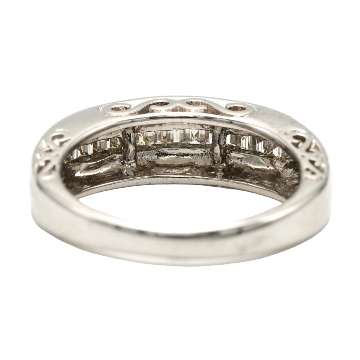 Bague Jonc en or blanc et diamants