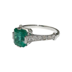 Bague Solitaire en or blanc, émeraude et diamants
