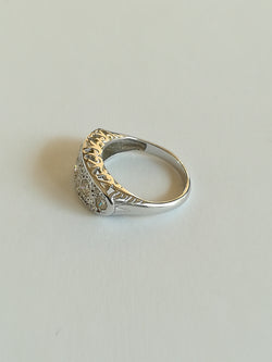 Bague Ancienne Jarretière en or blanc et diamants