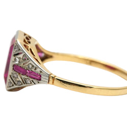 Bague Art Déco en or blanc, or jaune, rubis et diamants