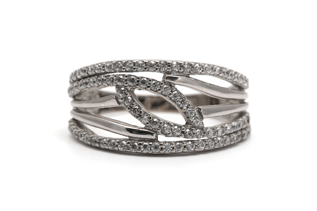 Bague Pavée en or blanc et diamants
