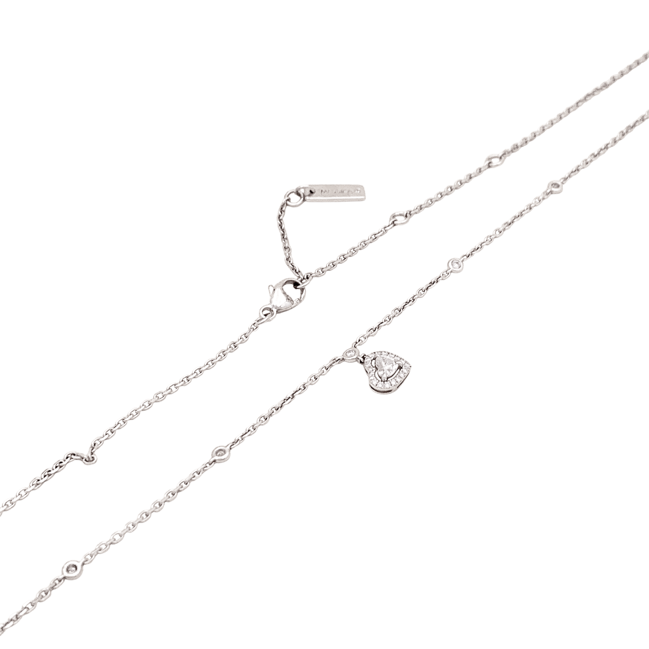Collier Messika, « Joy Taille Cœur » en or blanc et diamants.