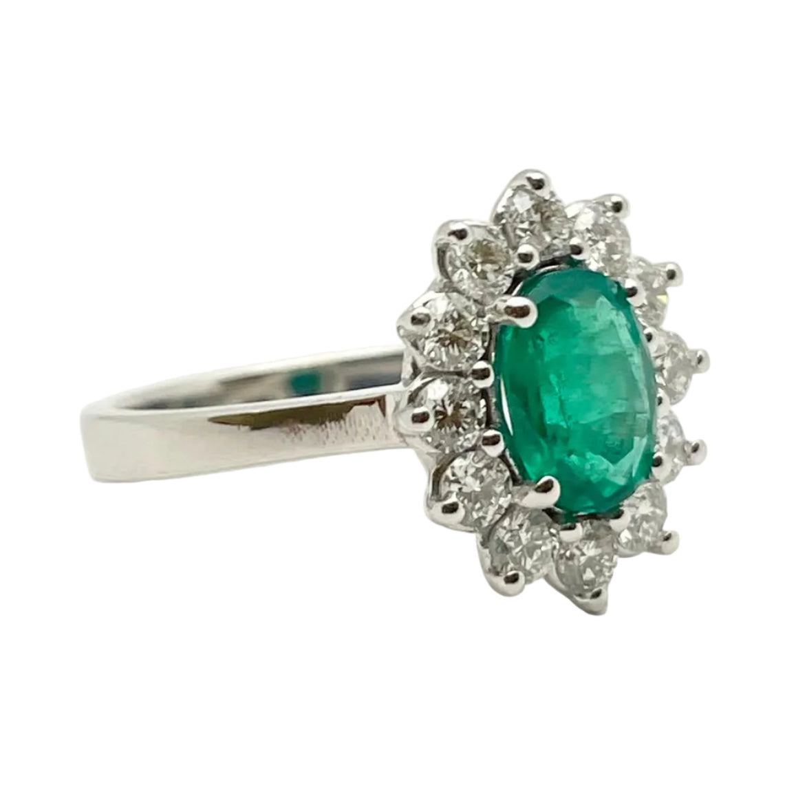 Bague Entourage en or blanc, émeraude et diamants