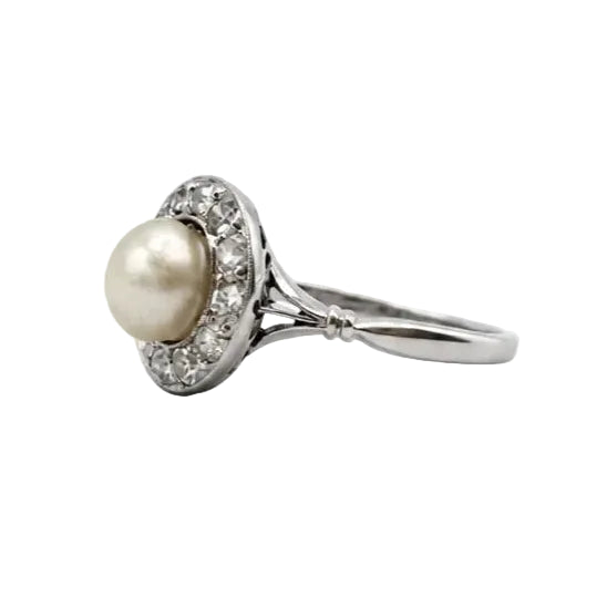 Bague Entourage en platine, perle et diamants