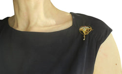 Pendentif broche Art Nouveau Rubis Diamants Perle fine Or rose 18 carats et Platine