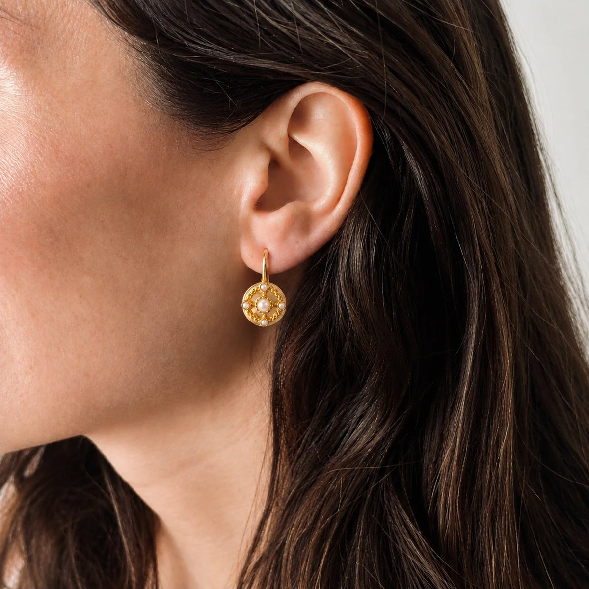 Boucles d'oreilles Pendantes en or jaune et perles