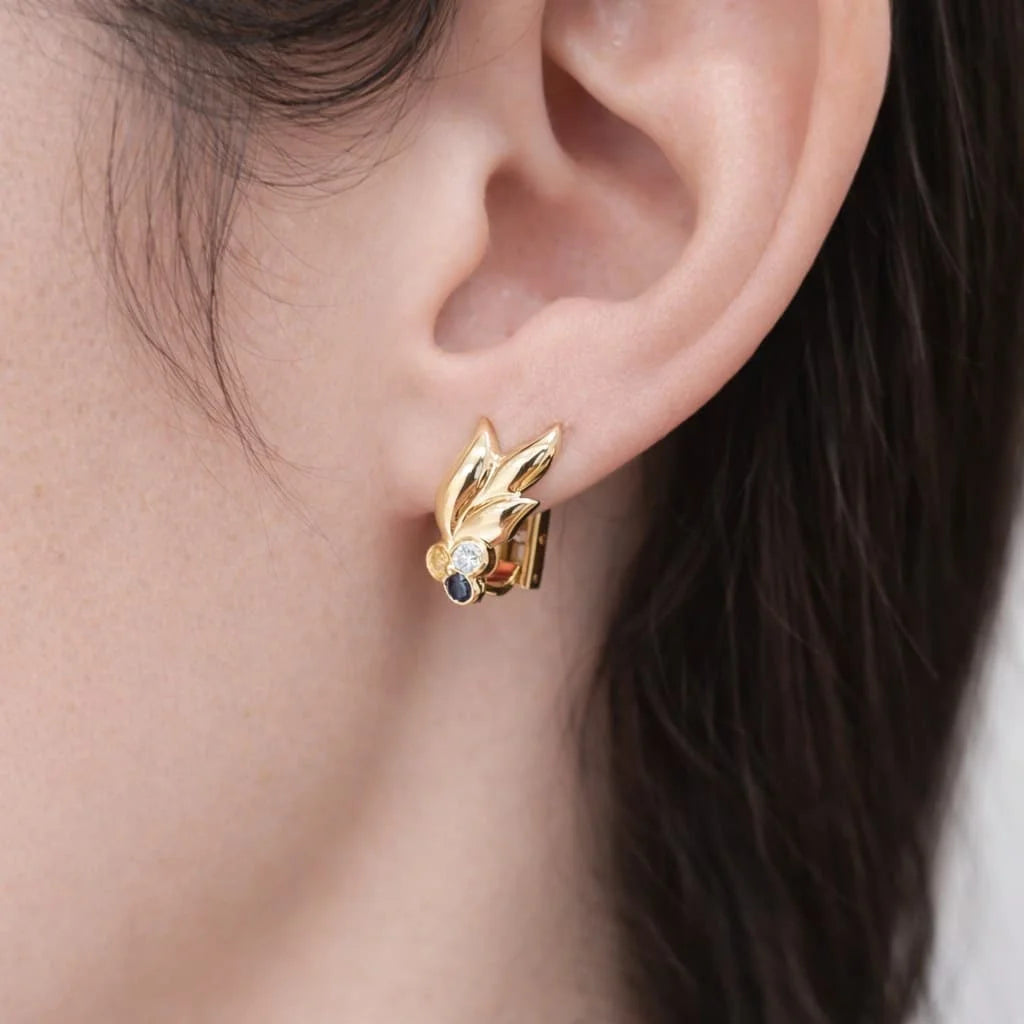 Boucles d’oreilles Clips en or jaune, saphirs et diamants