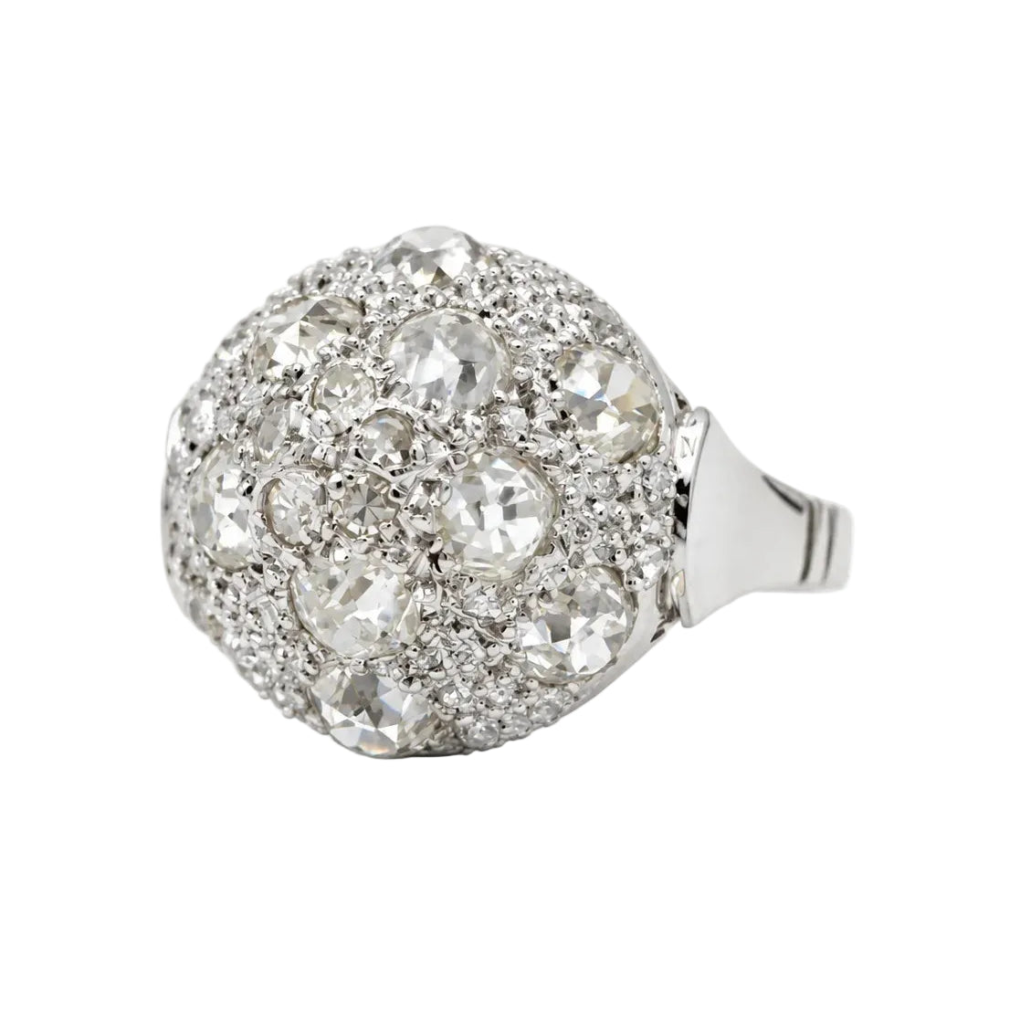 Bague Dôme en or blanc, platine et diamants
