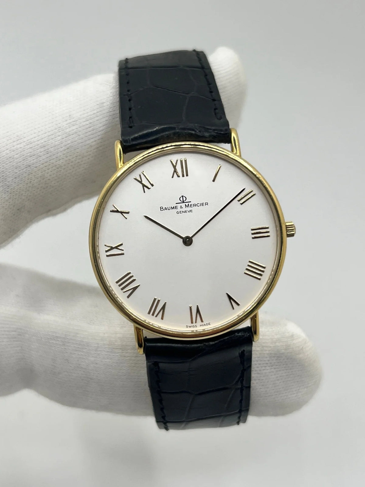 Montre BAUME & MERCIER "Classima" en or jaune, acier et cuir