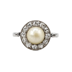 Bague Entourage en platine, perle et diamants
