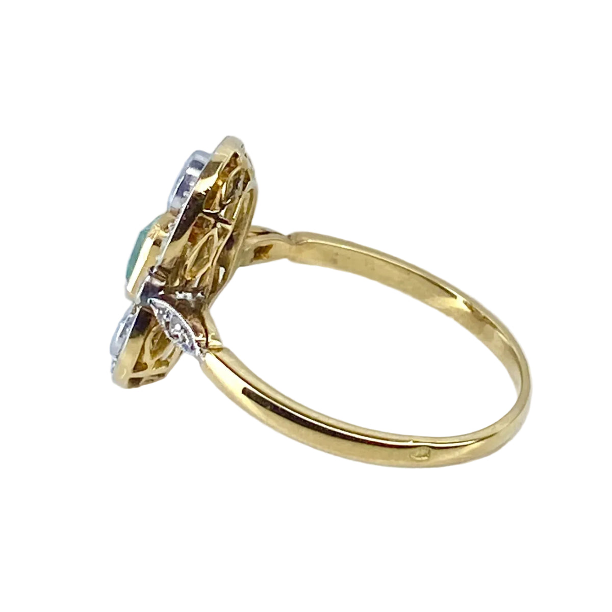 Bague Entourage en or jaune, émeraude et diamants