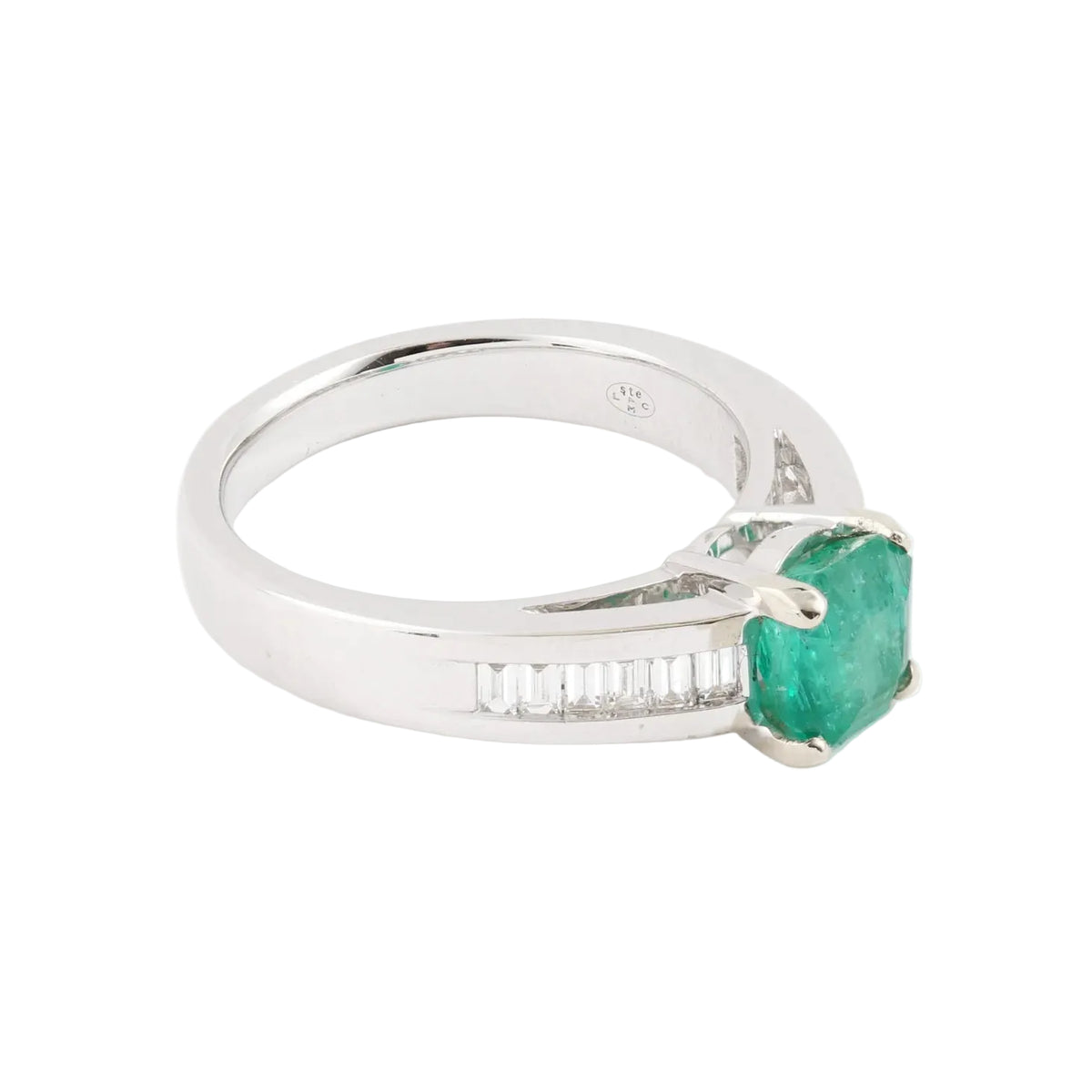 Bague Solitaire en or blanc, émeraude et diamants