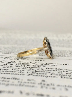 Bague Art-Déco en or jaune 18K et platine saphir et diamants