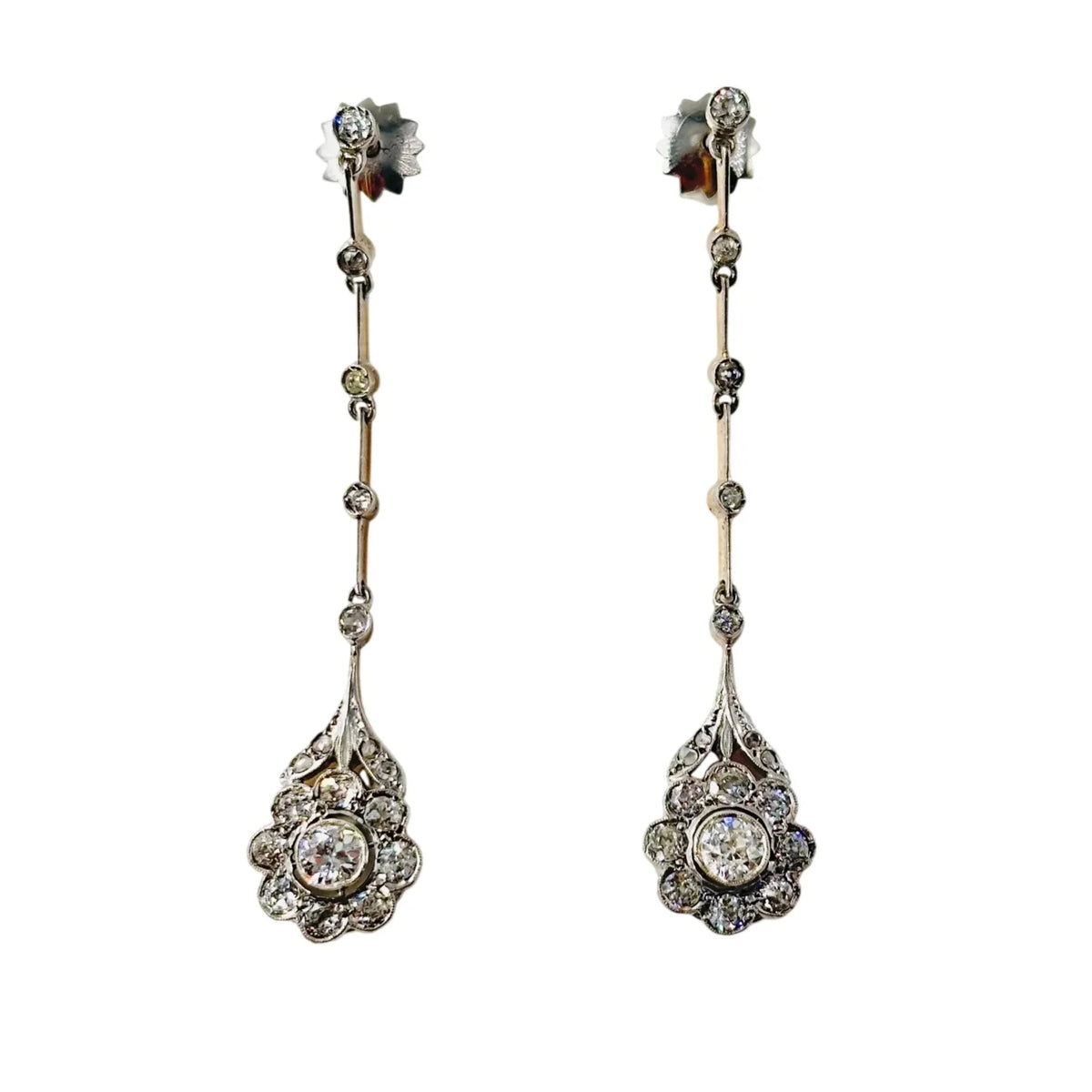 Boucles d'oreilles Belle Époque en platine, or jaune et diamants