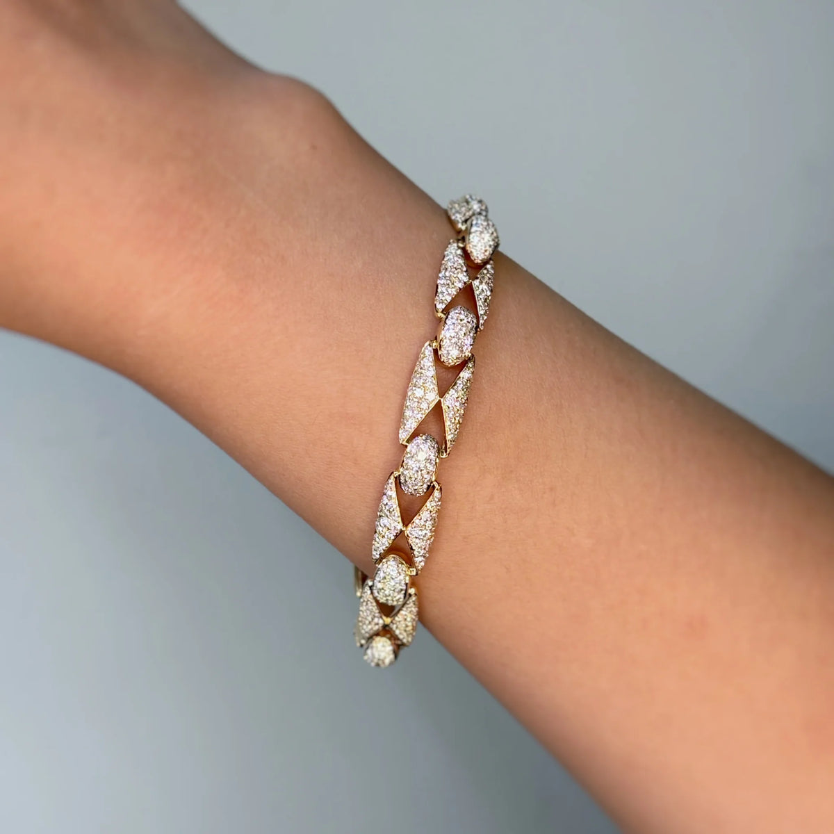 Bracelet MAURICE LABARTE en or jaune et diamants