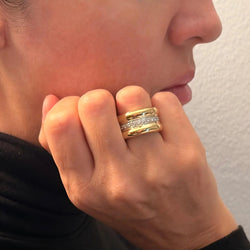 Bague Bandeau POMELLATO en or jaune et diamants