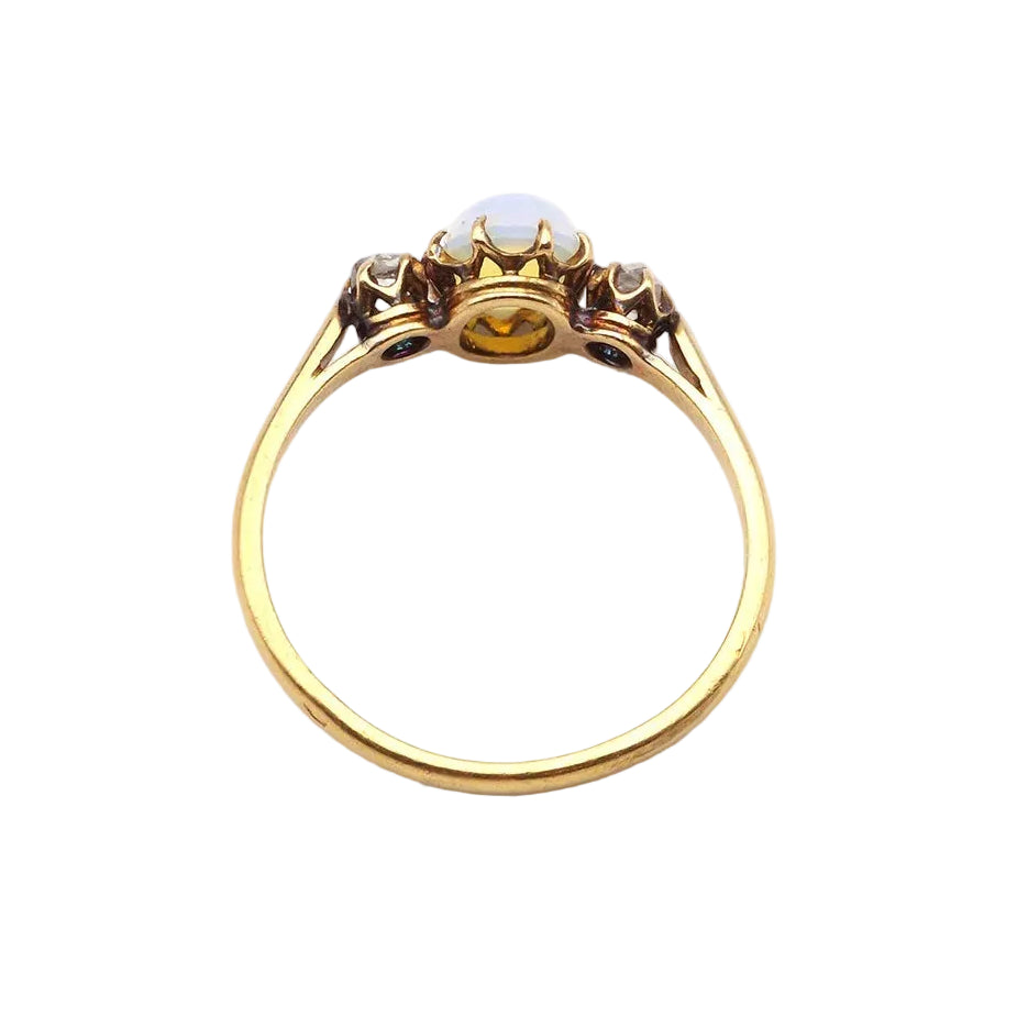 Bague Trilogie en or jaune, opale et diamants