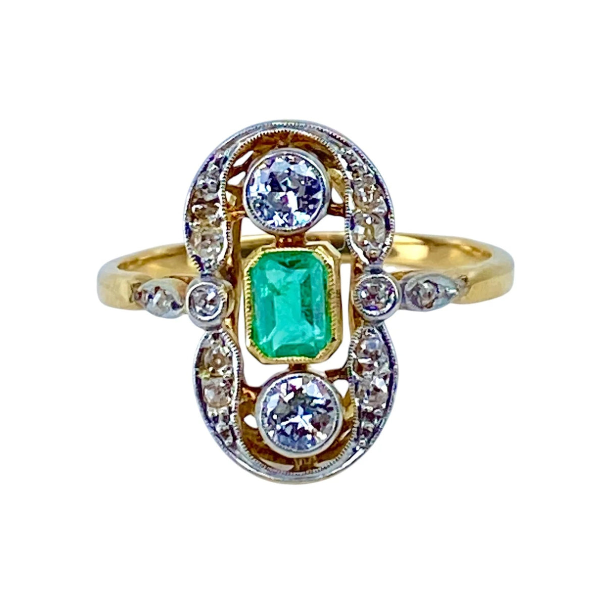 Bague Entourage en or jaune, émeraude et diamants