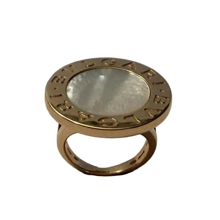 Bague BULGARI en or jaune et nacre