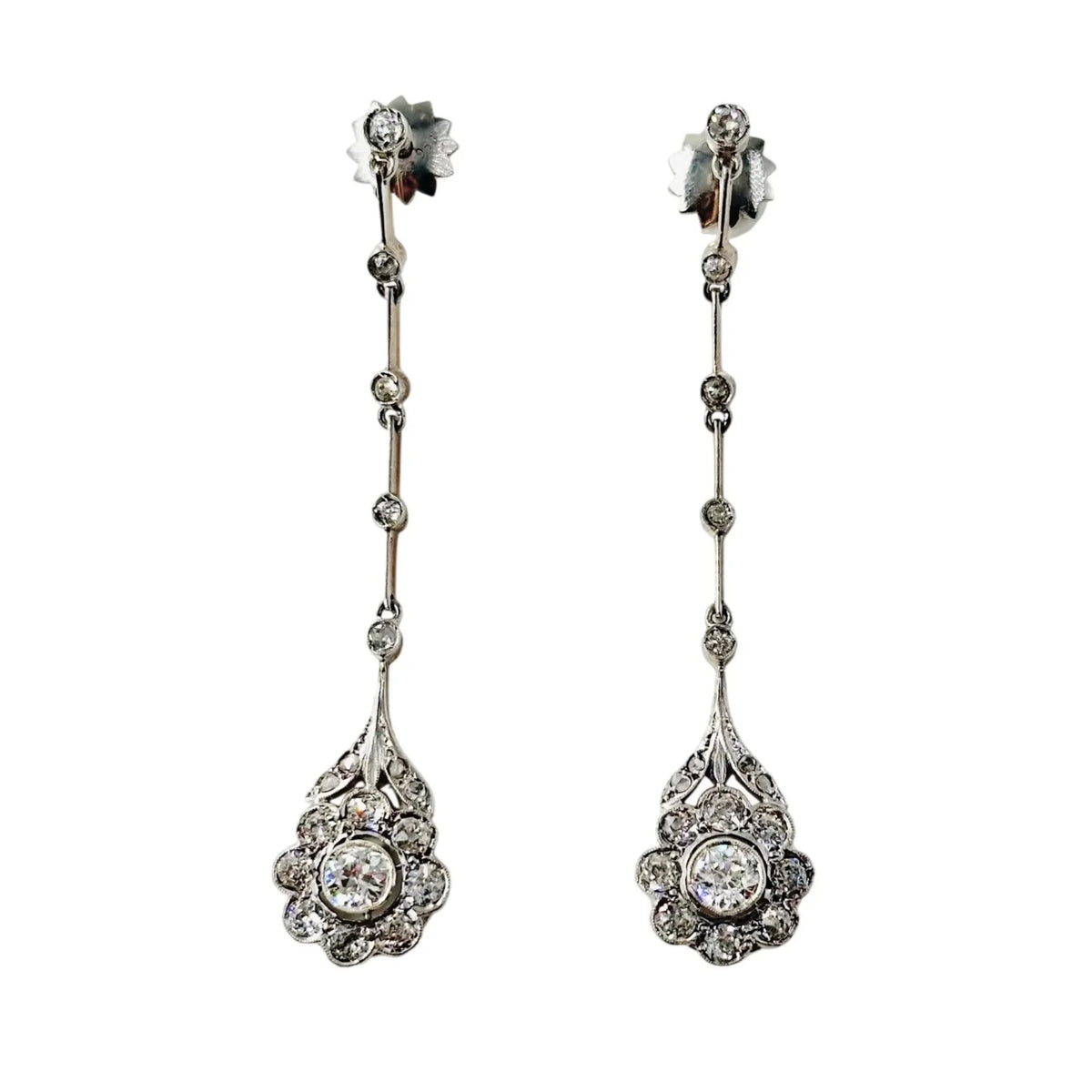 Boucles d'oreilles Belle Époque en platine, or jaune et diamants
