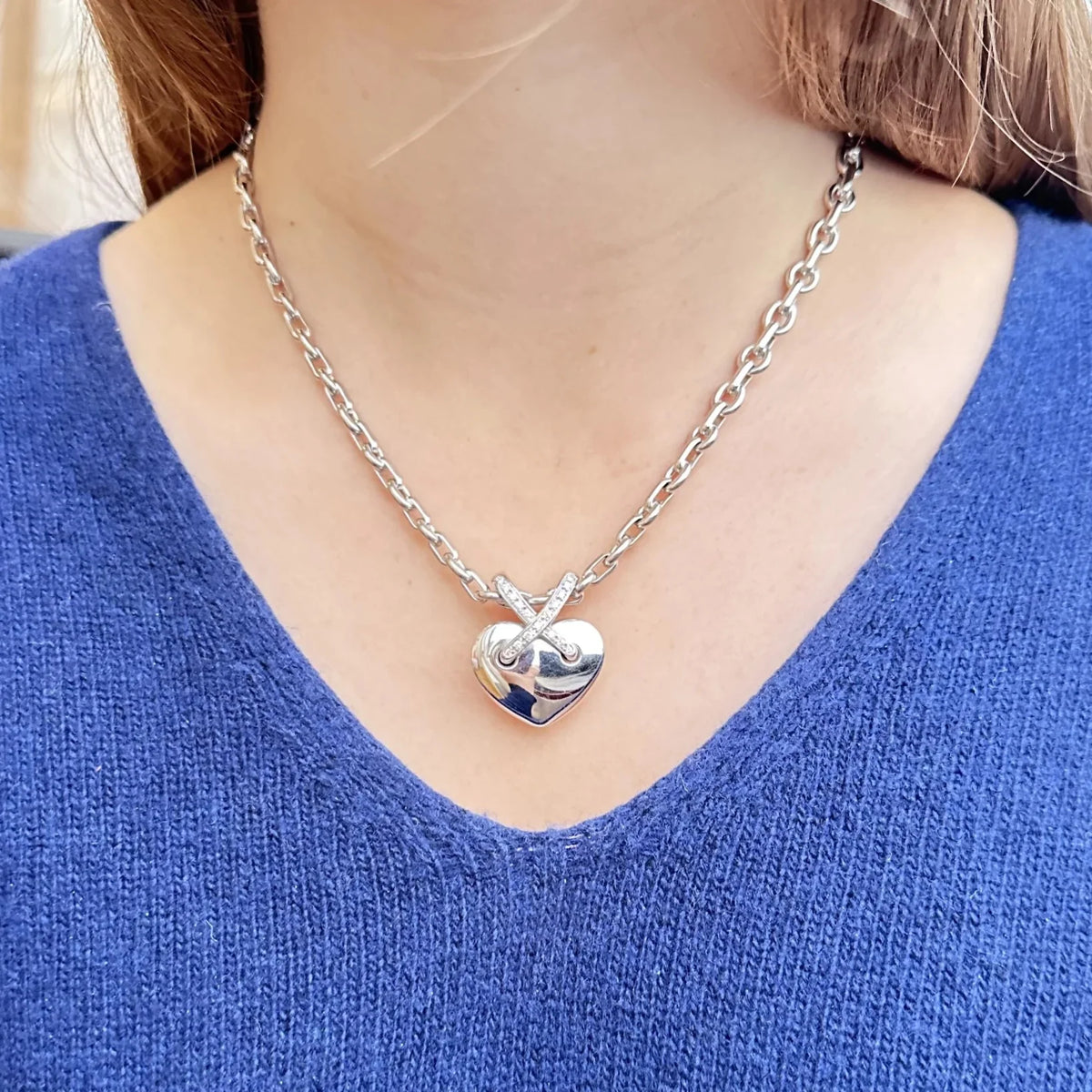 Collier Pendentif CHAUMET "Coeur Liens" en or blanc et diamants