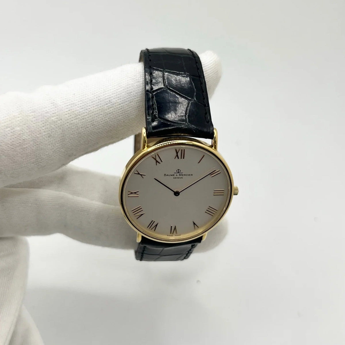 Montre BAUME & MERCIER "Classima" en or jaune, acier et cuir