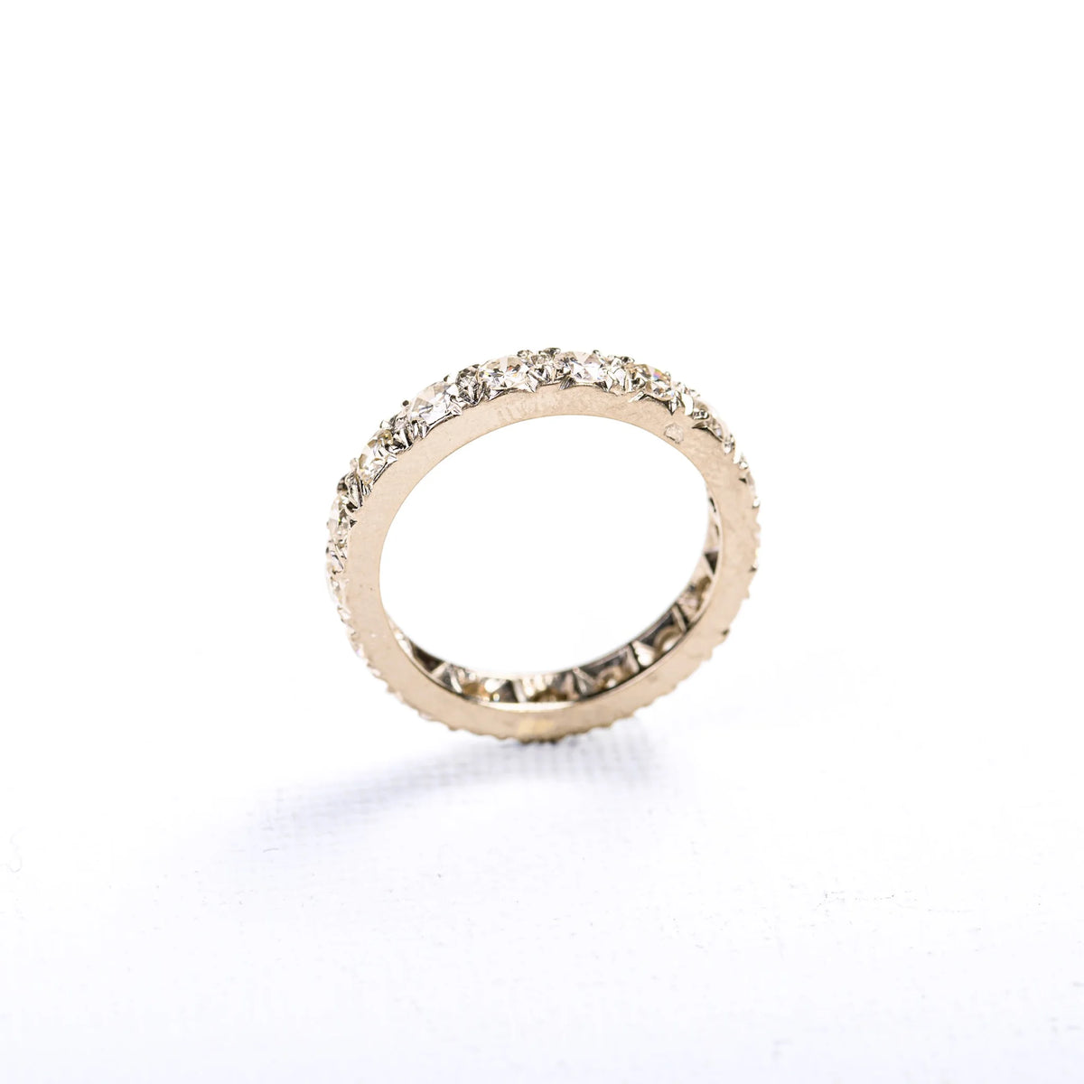 Bague Alliance américaine en or blanc et diamants