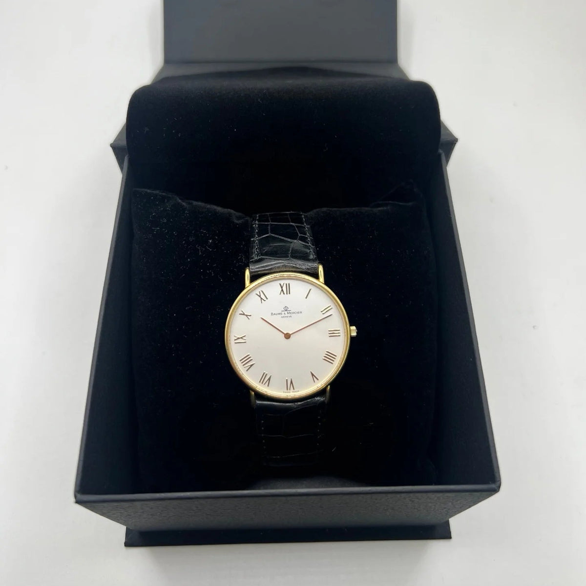 Montre BAUME & MERCIER "Classima" en or jaune, acier et cuir