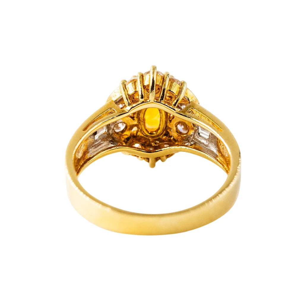 Bague Entourage en or jaune, saphir orange et diamants
