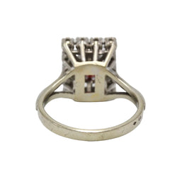 Bague Entourage en or blanc, grenat et diamants