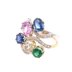 Bague en or jaune, platine, saphirs, émeraude et diamants
