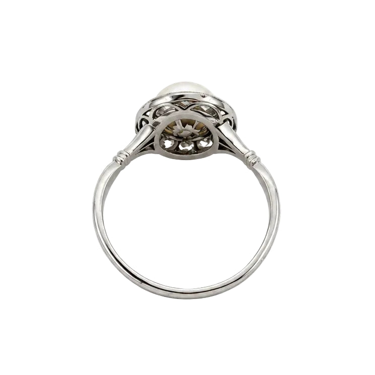 Bague Entourage en platine, perle et diamants
