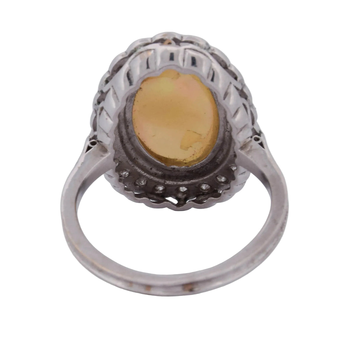 Bague Entourage en or blanc, opale et diamants