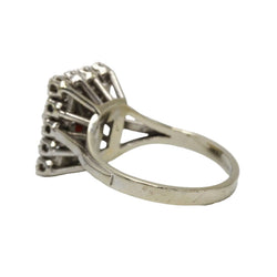 Bague Entourage en or blanc, grenat et diamants