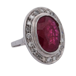 Bague Entourage en or blanc, rubis et diamants