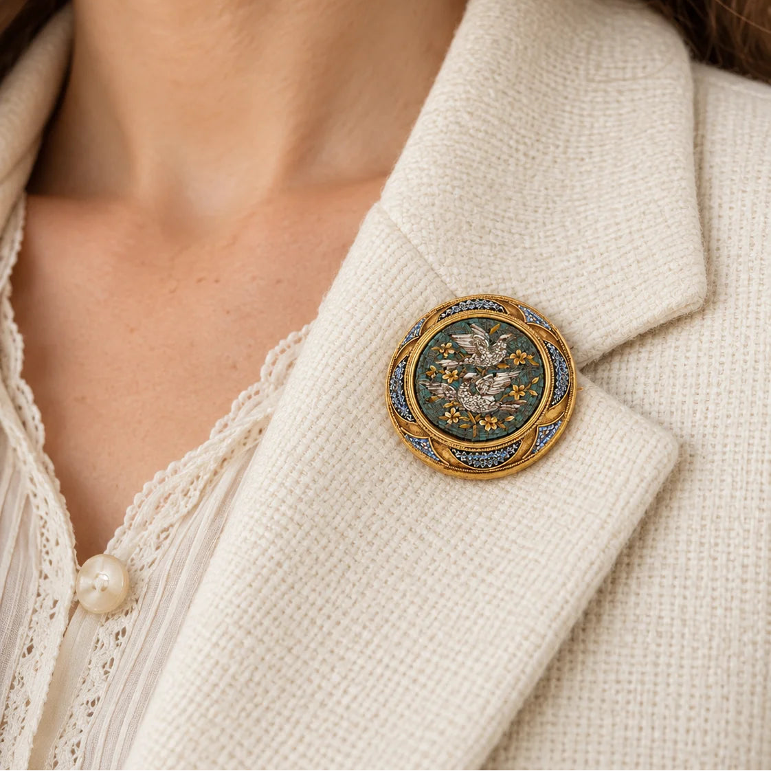 Broche Épingle en or jaune et mosaïques
