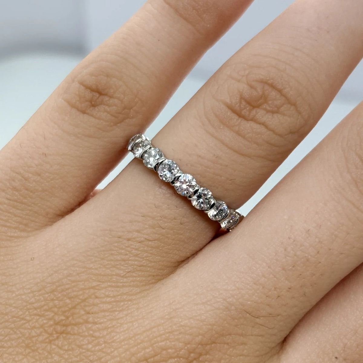 Bague Alliance en or blanc et diamants