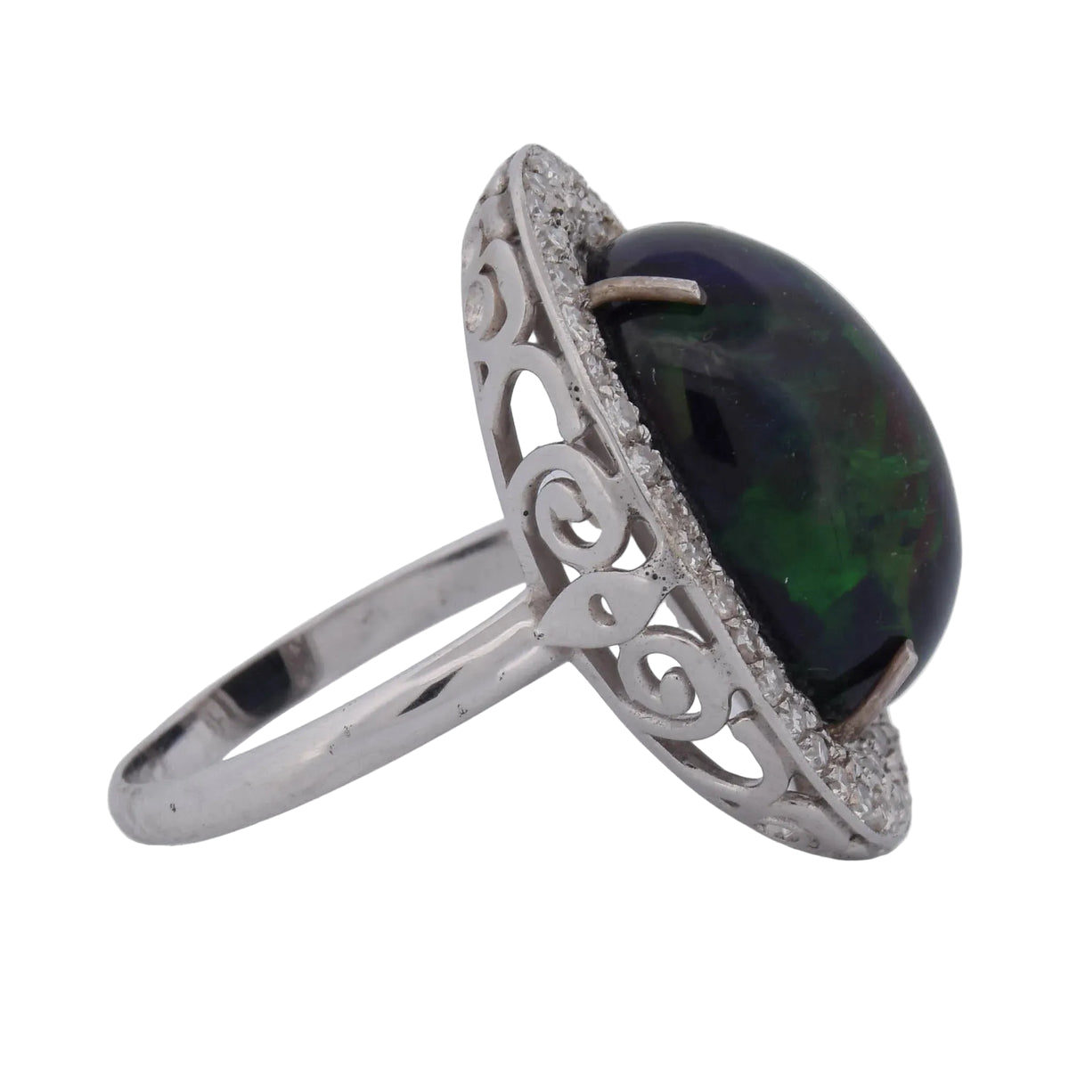 Bague Entourage en or blanc, opale et diamants