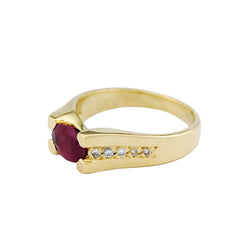 Bague Solitaire en or jaune, rubis et diamants