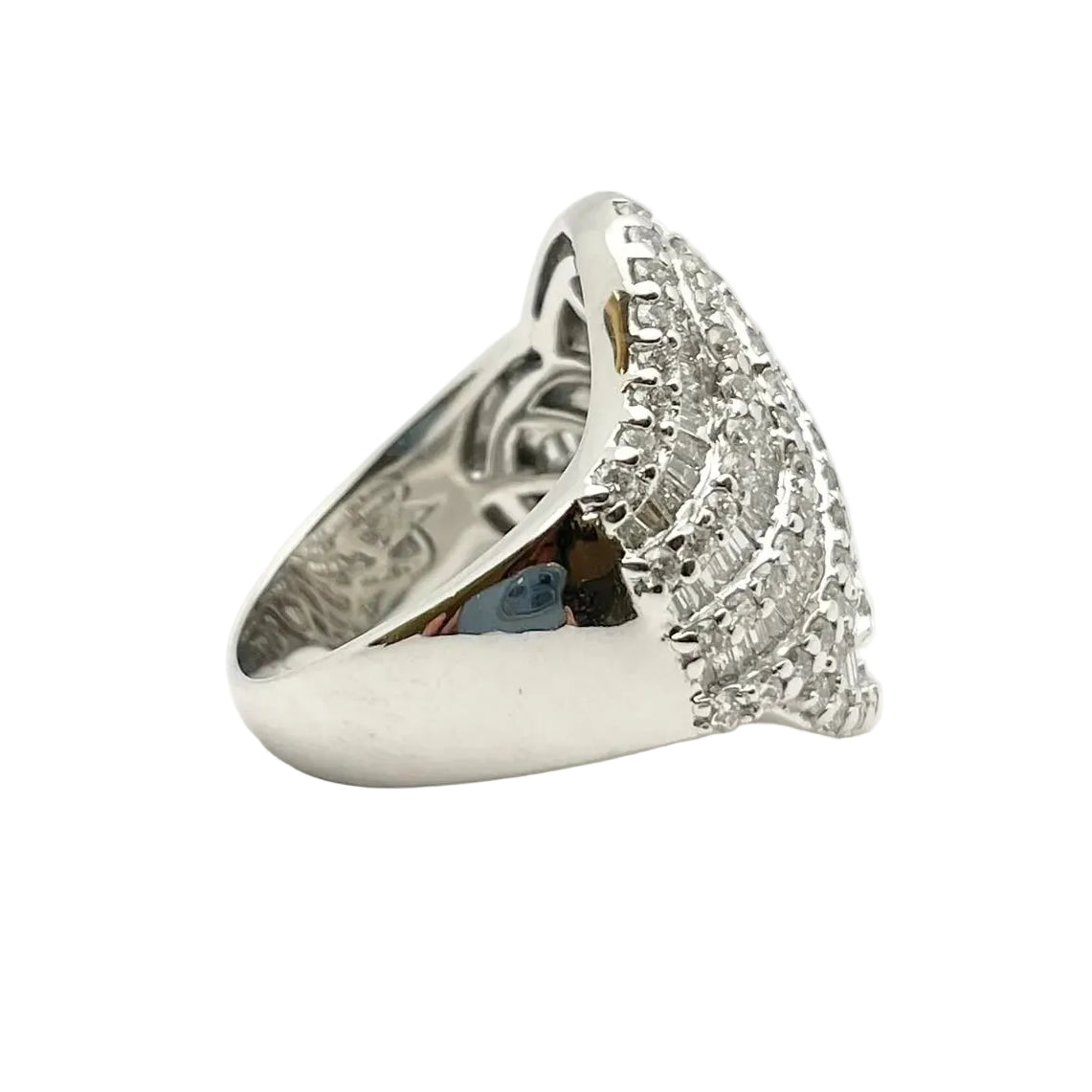 Bague Dôme en or blanc et diamants