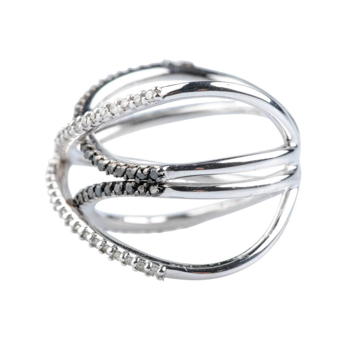 Bague Pavée en or blanc et diamants