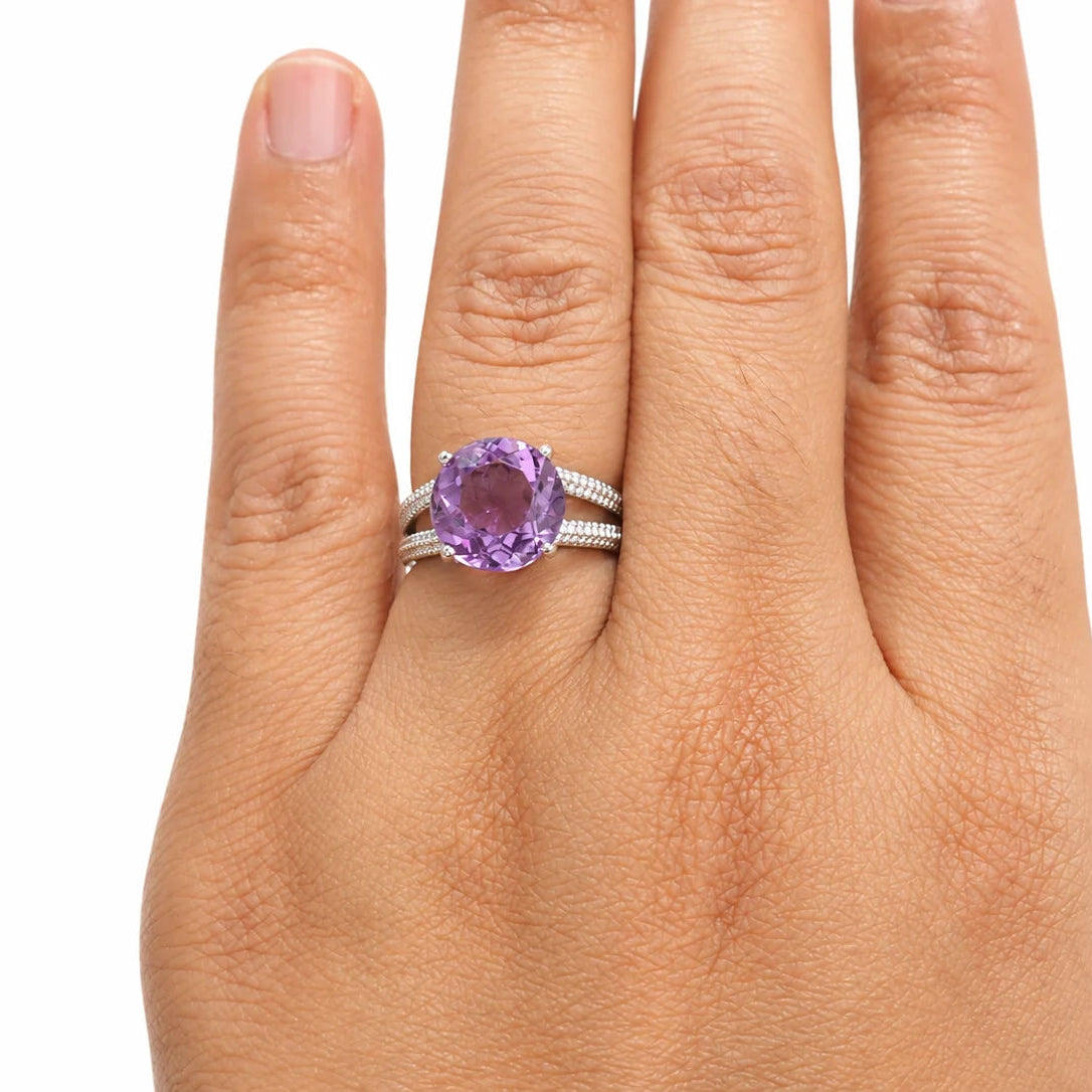 Bague Solitaire MAUBOUSSIN "Chanson d'amour" en or blanc, améthyste et diamants