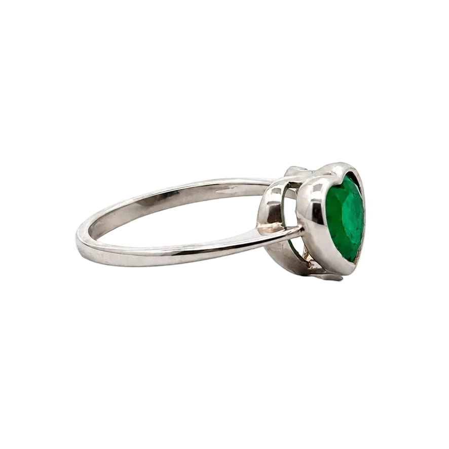 Bague Solitaire en or blanc et émeraude