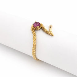 Bague en or jaune et rubis