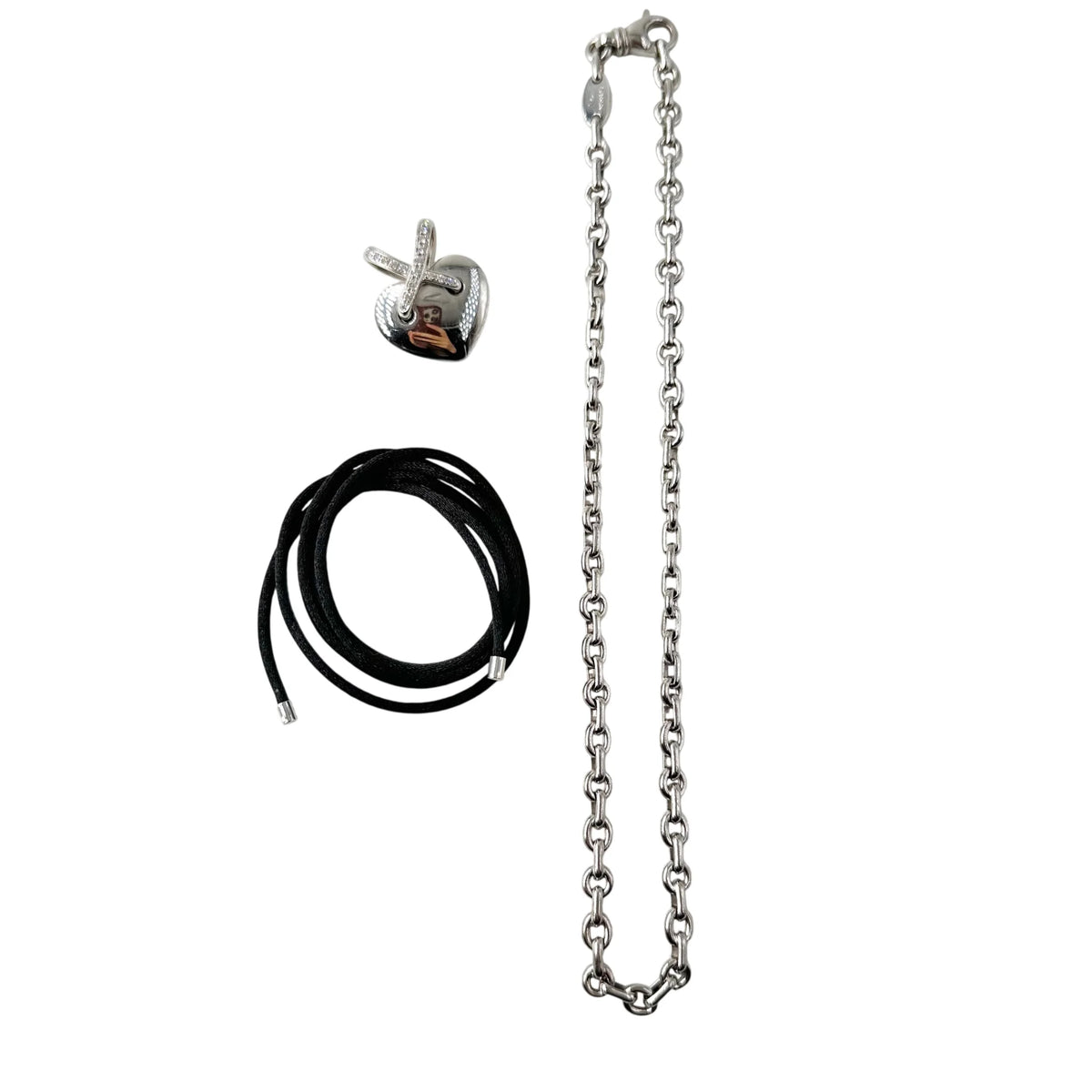 Collier Pendentif CHAUMET "Coeur Liens" en or blanc et diamants