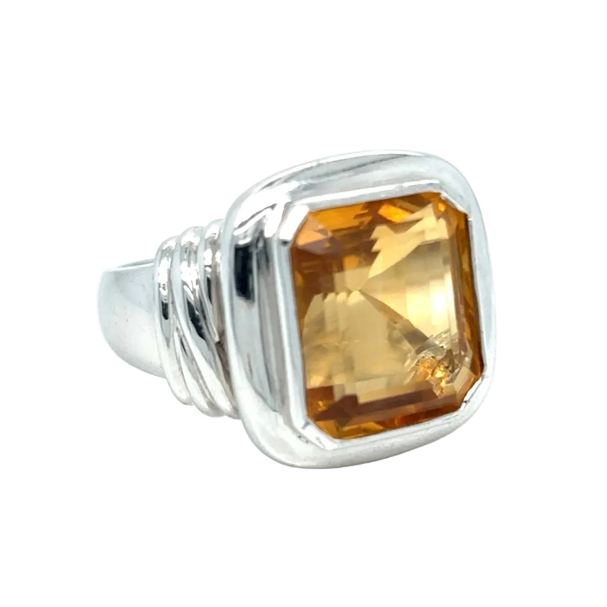 Bague Cocktail en or blanc et citrine