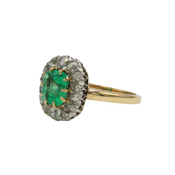 Bague Entourage en or jaune, émeraude et diamants