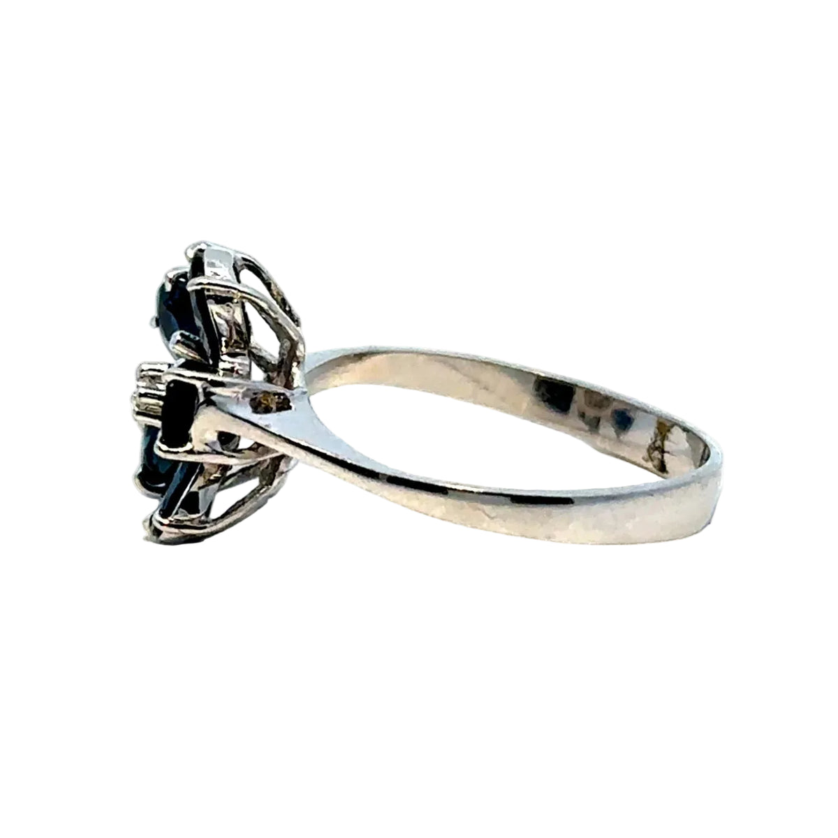 Bague Cocktail en or blanc, saphirs et diamant
